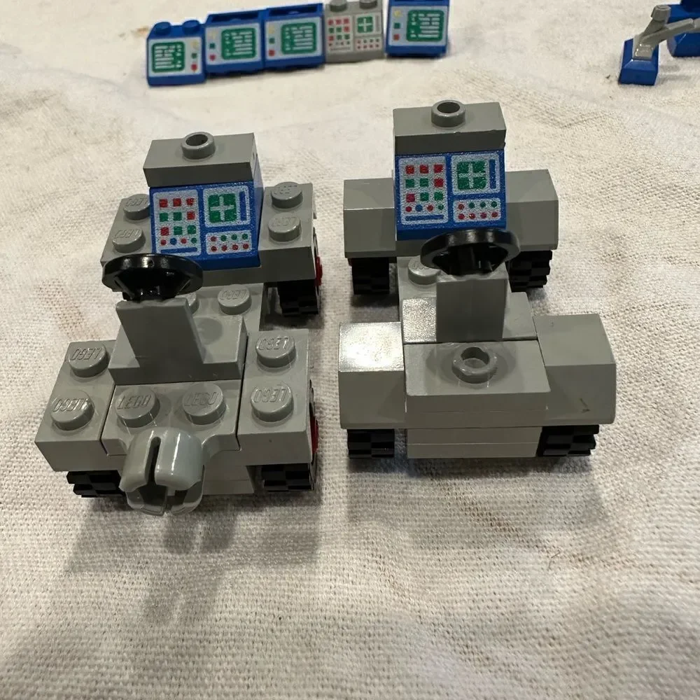 Lego Vintage 1970’s & 80’s  lot, rare pieces,lots of pieces
